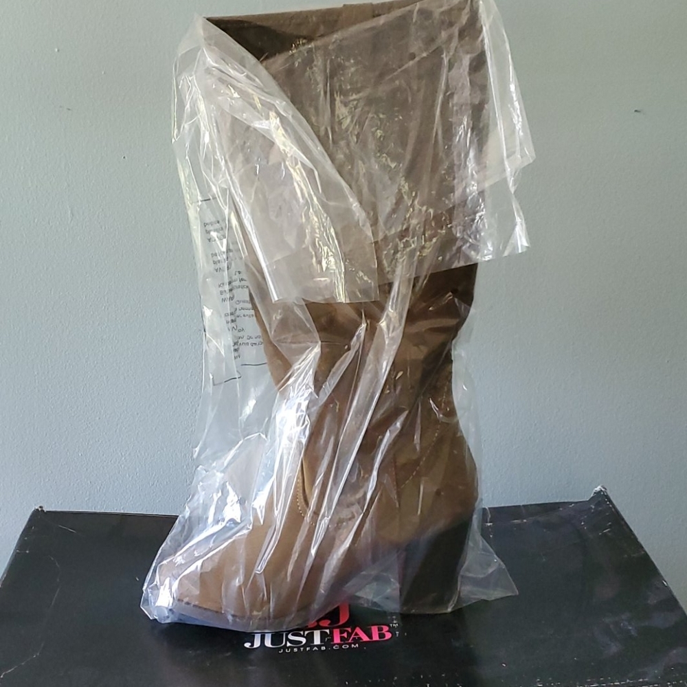 Never worn